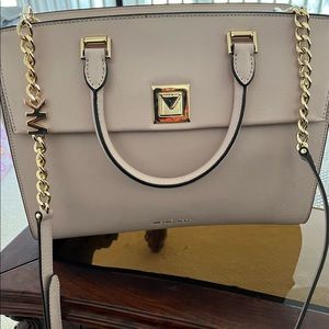 Micheal kors  large size bag  4 time use only